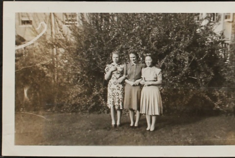 Three young women (ddr-densho-259-174)