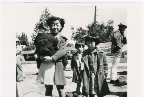 Group of children (ddr-densho-1007-402)