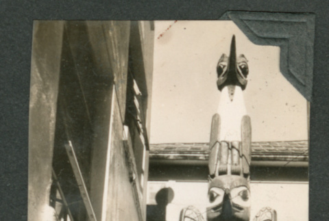 Totem pole (ddr-densho-540-134)
