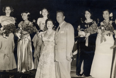 Esther Williams and Ben Gage with beauty contest winners (ddr-njpa-1-2404)