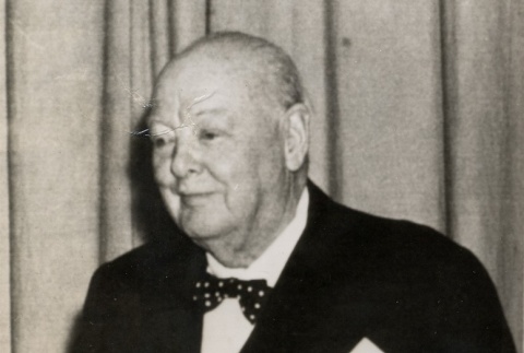 Winston Churchill speaking to an audience (ddr-njpa-1-88)