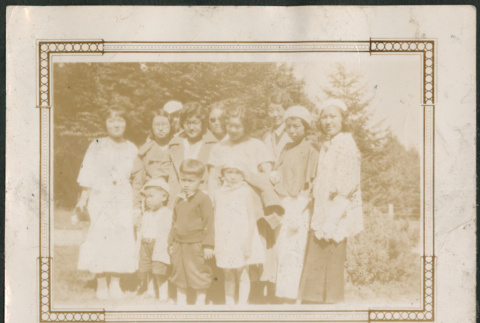 Group of women and children (ddr-densho-316-308)
