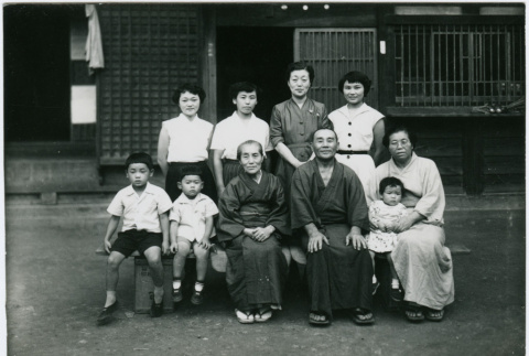 Photo of family (ddr-densho-355-102)