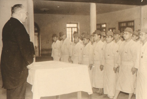 Tsuruhei Matsuno visiting wounded Japanese soldiers (ddr-njpa-4-876)