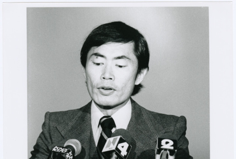 Photo of George Takei at Day of Remembrance (ddr-densho-122-175)