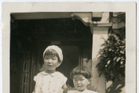 Two young girls (ddr-densho-355-409)