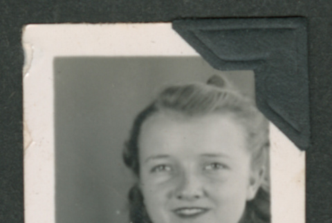 Portrait of girl (ddr-densho-550-191)