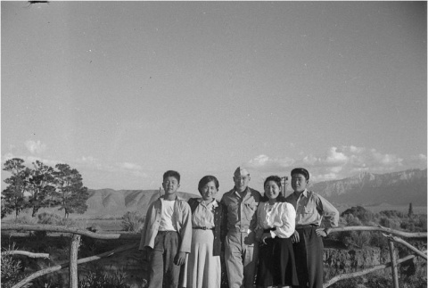 Group of Japanese Americans (ddr-densho-153-270)