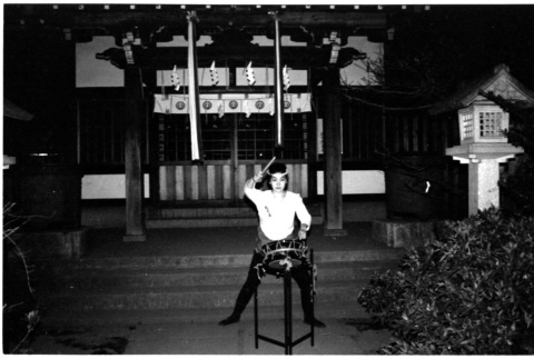 Chizuko performing taiko (ddr-densho-1007-1190)