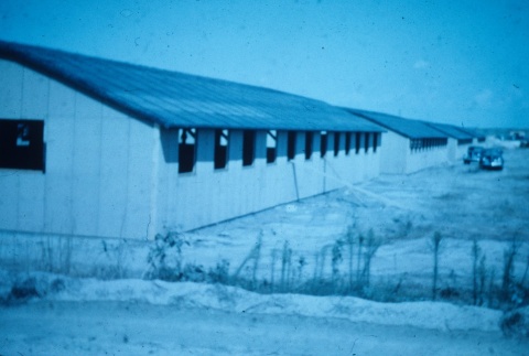 Construction of barracks (ddr-densho-160-7)
