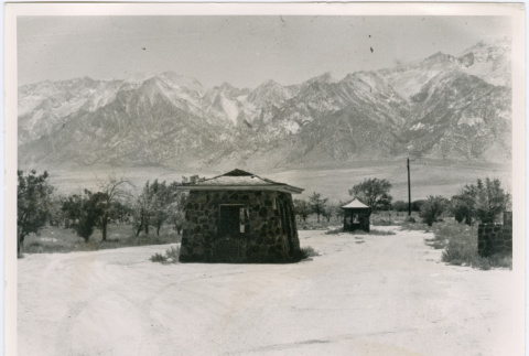 Manzanar main entrance (ddr-densho-345-78)