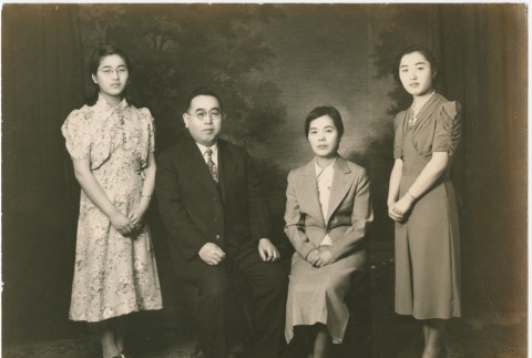 Kosai family photo (ddr-densho-349-19)