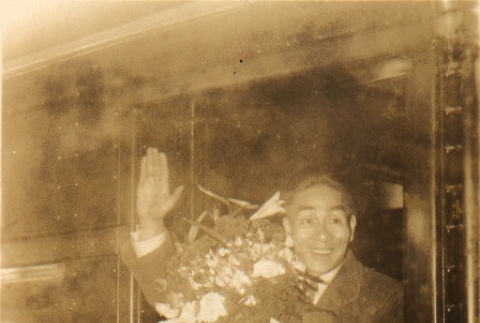 Sojin Kamiyama, Yoko Kozakura and Kimiyo Otsuka by a train (ddr-njpa-4-605)
