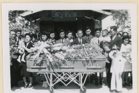 Mourners at E. Maruyama's funeral (ddr-densho-37-1596)