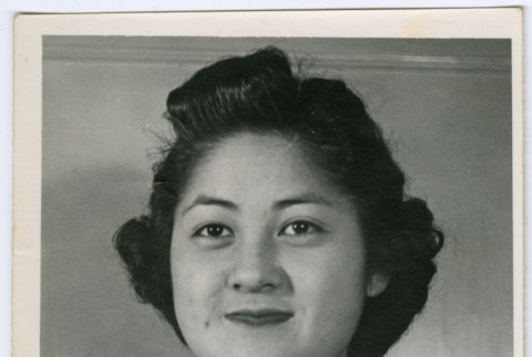 Portrait of a young woman (ddr-densho-329-812)