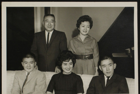 Omori Family (ddr-densho-287-558)