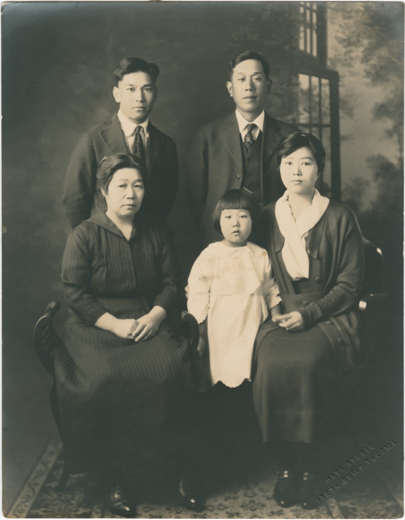 ddr-densho-321-517 — Portrait of a family | Densho Digital Repository