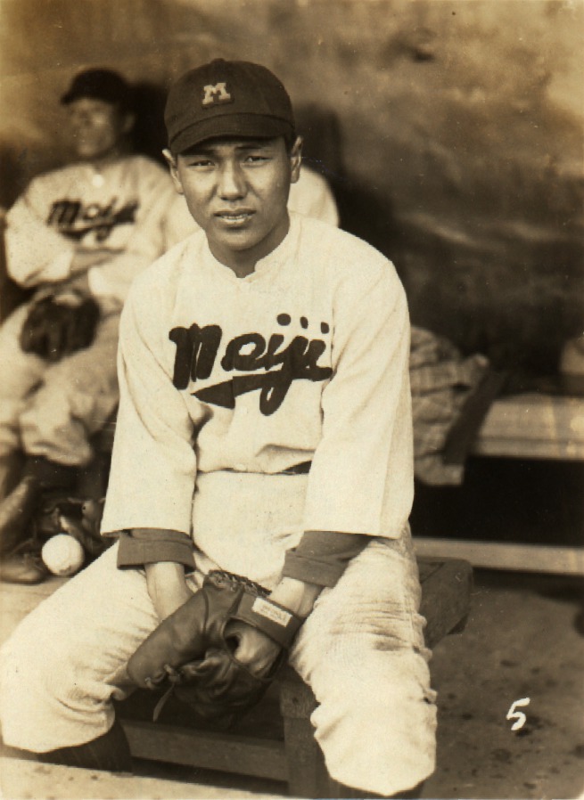 ddr-njpa-4-1538 — Meiji University baseball player | Densho Digital ...